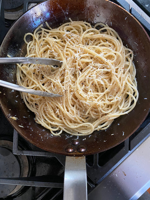 cacio e pepe in baking steel skillet